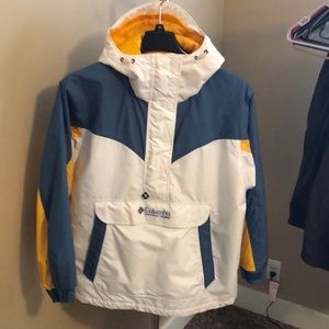 Columbia woman’s pullover